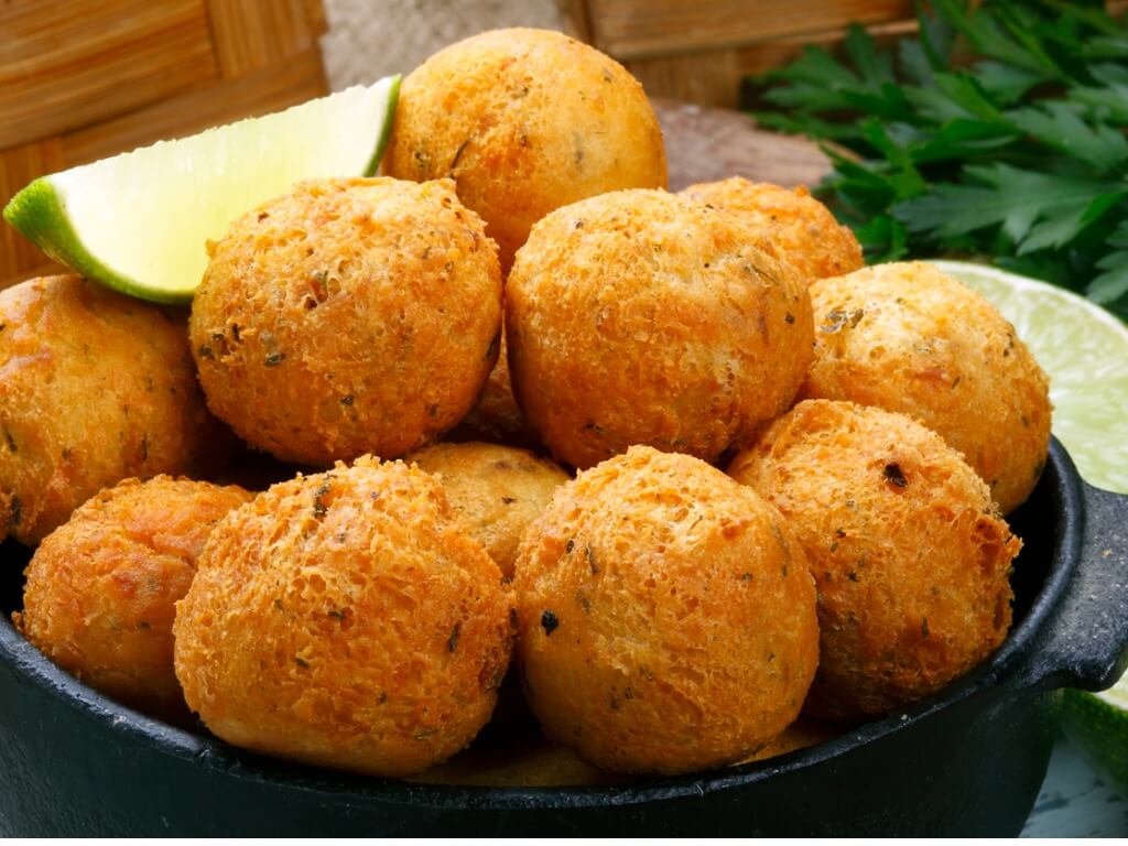 BOLINHO DE BACALHAU